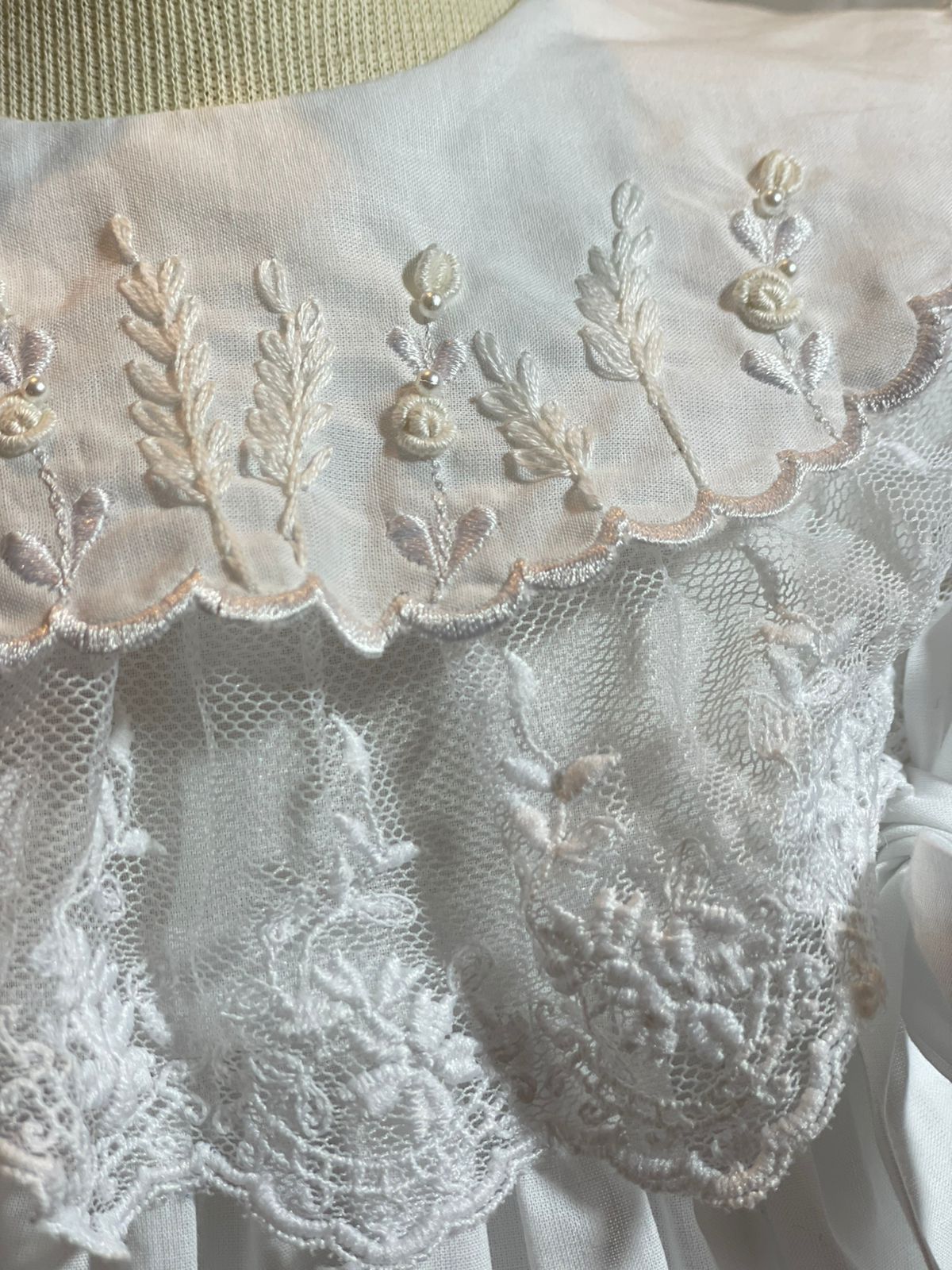 Vestido Bebê Algodão Gola Babados Bordada com Lacinhos Branco - Roana
