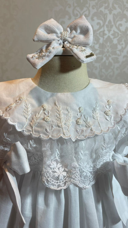 Vestido Bebê Algodão Gola Babados Bordada com Lacinhos Branco - Roana