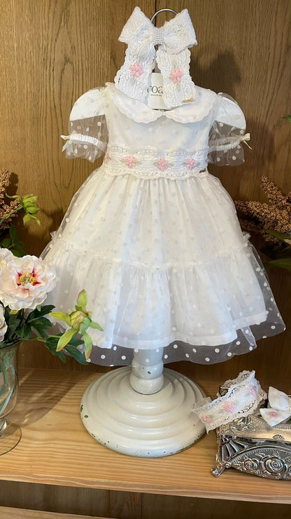 Vestido Infantil Super Luxo Tule Poás Marfim Gola, Busto e Mangas Rendadas e Bordados - Roana
