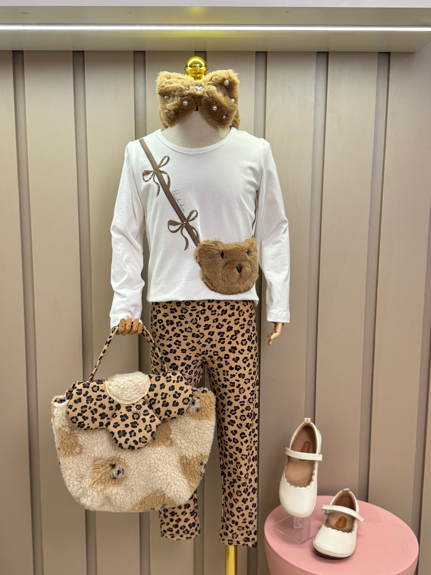 Conjunto Infantil Blusa Bolsa Pele Ursinha e Legging Infantil Light Oncinha - Pituchinhus