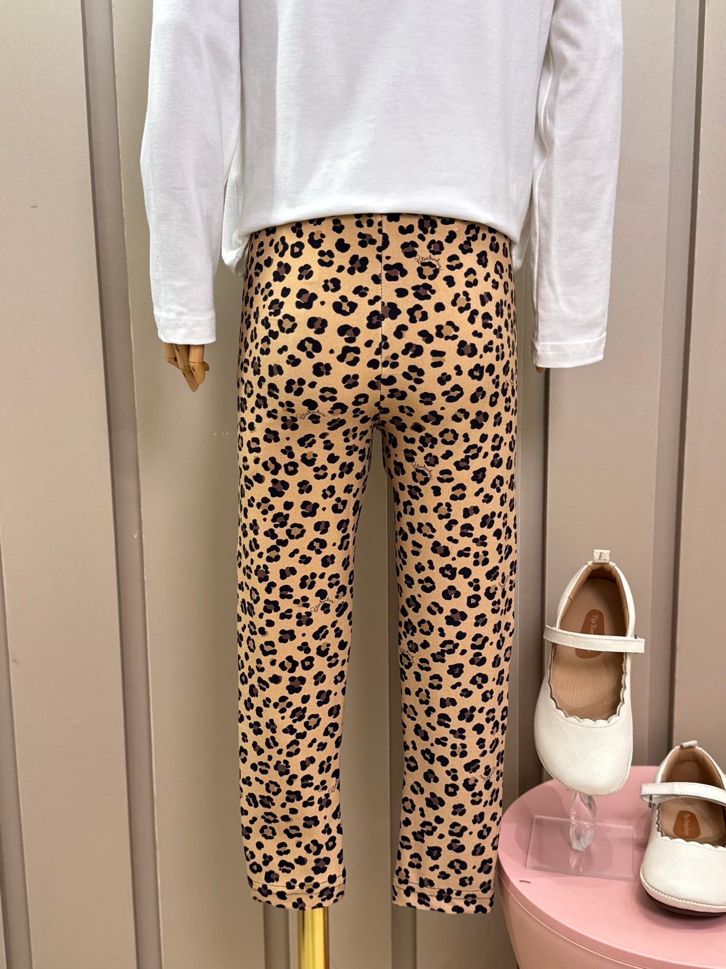 Conjunto Infantil Blusa Bolsa Pele Ursinha e Legging Infantil Light Oncinha - Pituchinhus