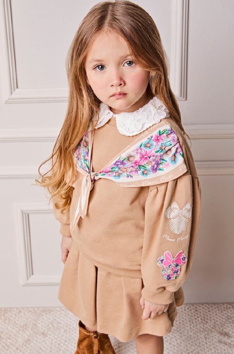 Conjunto Infantil Blusa de Moletom Com Lenço Patch e Saia Moletom Bege - Animê