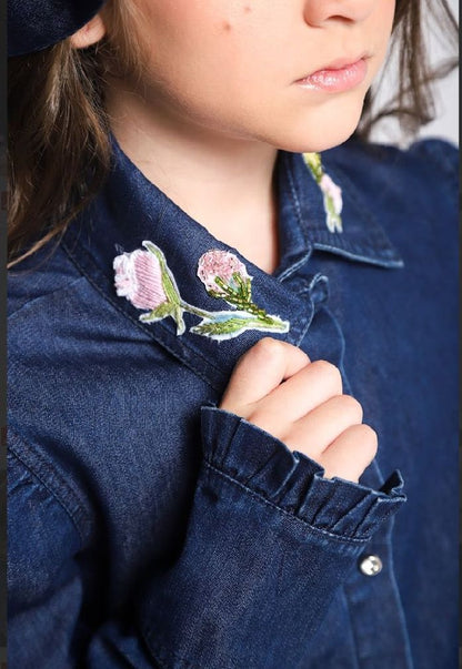 Conjunto Infantil Camisa Jeans Leve ML Gola Bordada Flores e Shorts-saia Jeans Bordada Flores - Luluzinha