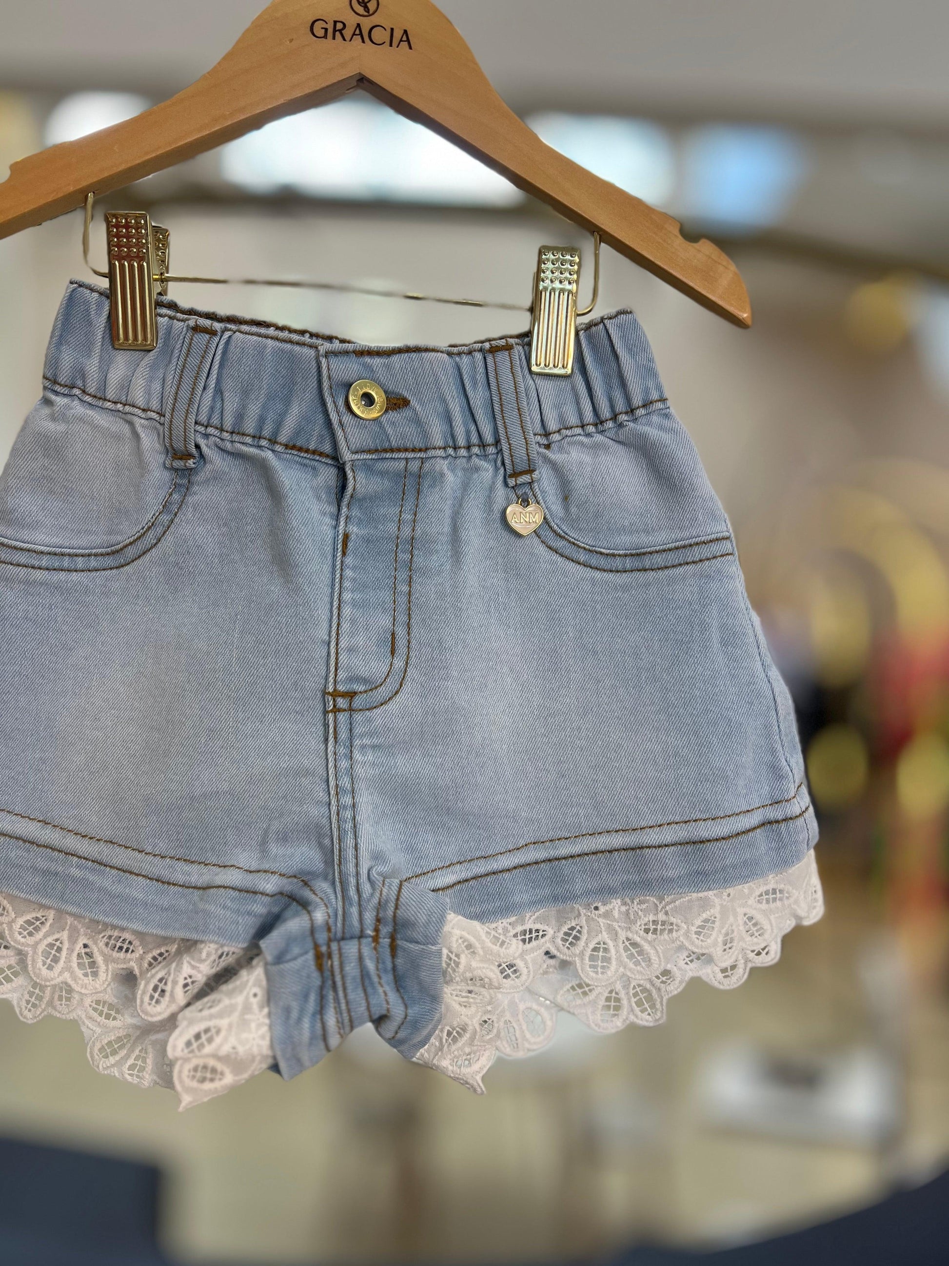 Shorts Jeans com Renda - Animê - Gracia