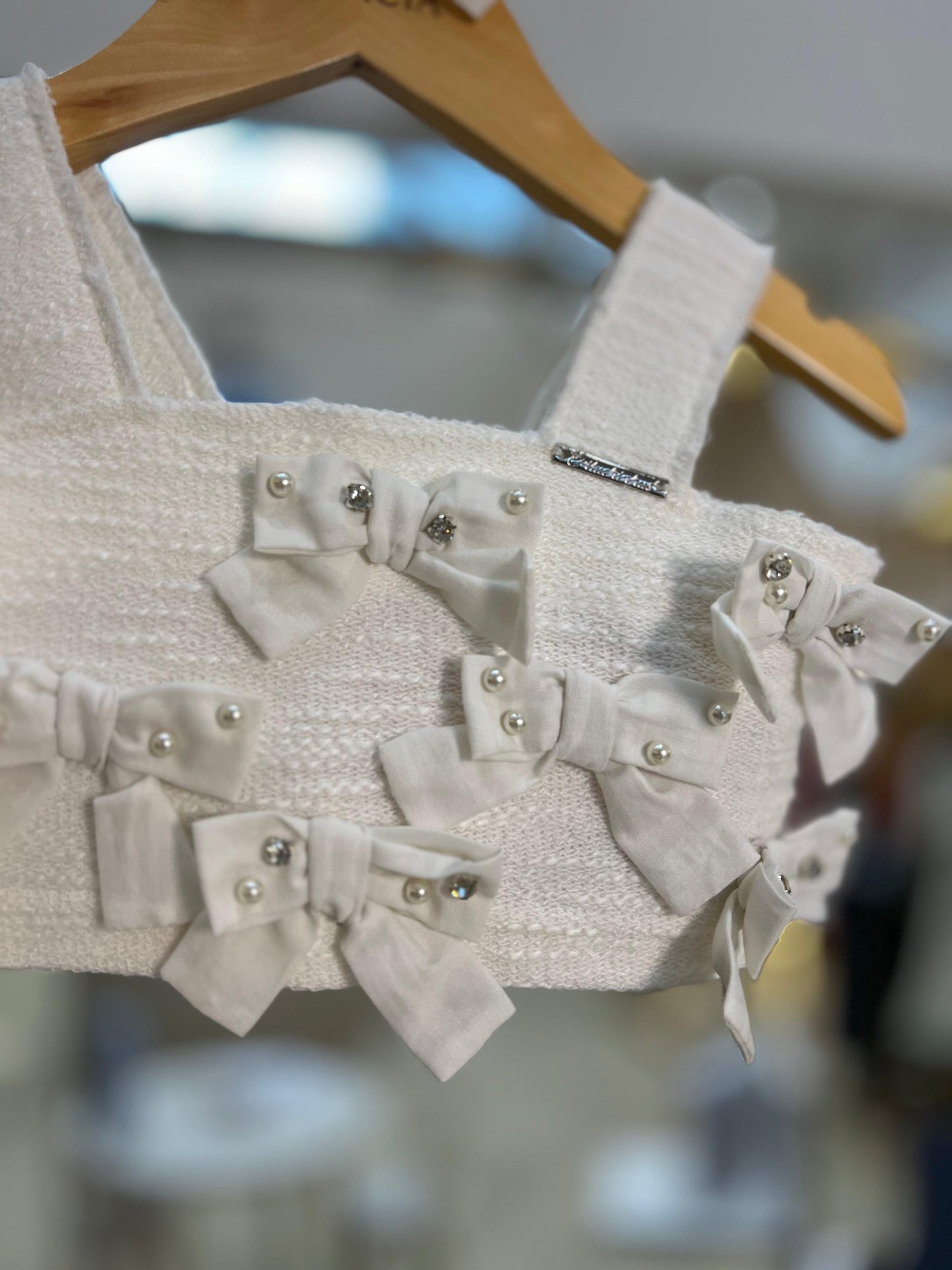 Blusa Cropped Bouclé Multi-Laços Bordados - Gracia