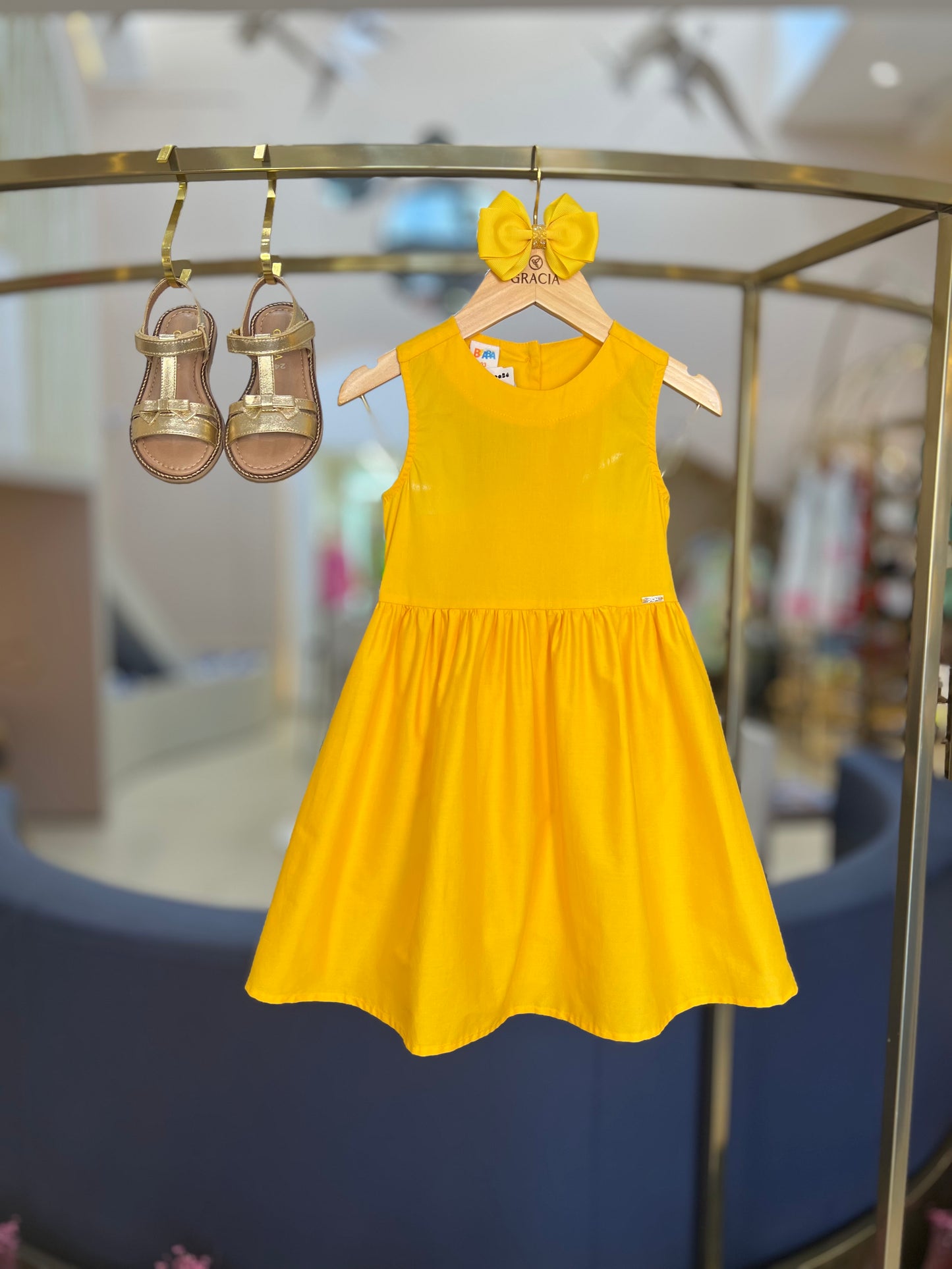 Vestido com Detalhe nas Costas Beabá