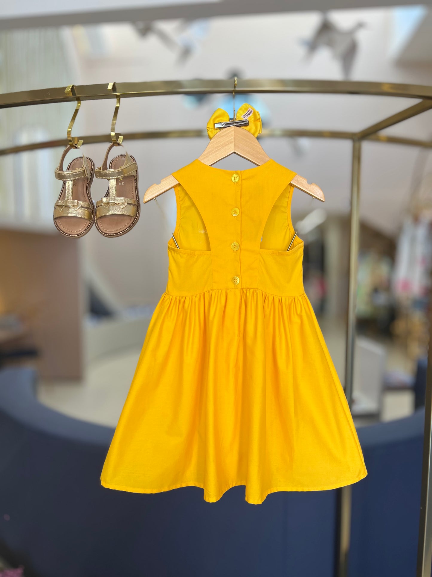 Vestido com Detalhe nas Costas Beabá