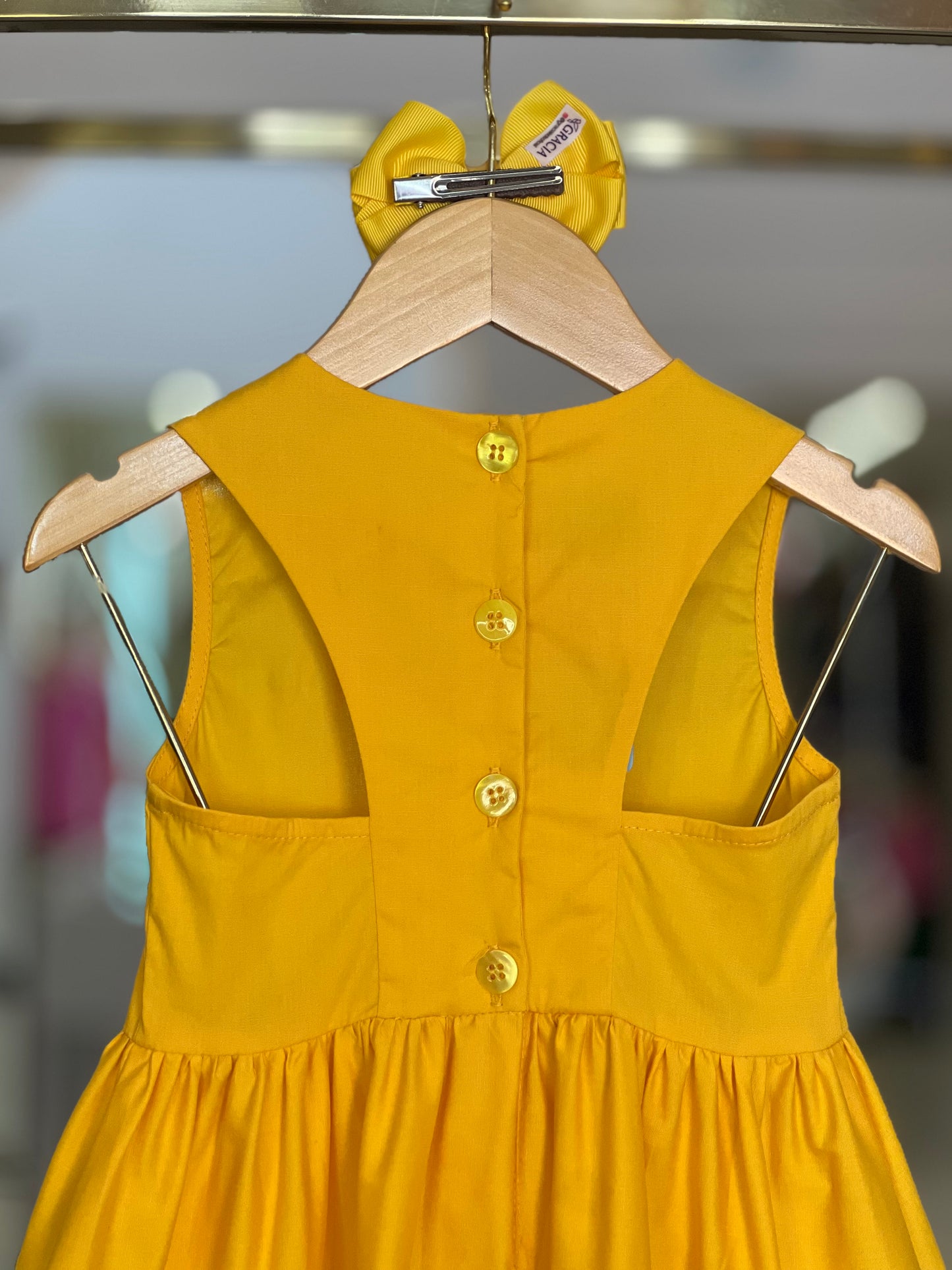 Vestido com Detalhe nas Costas Beabá