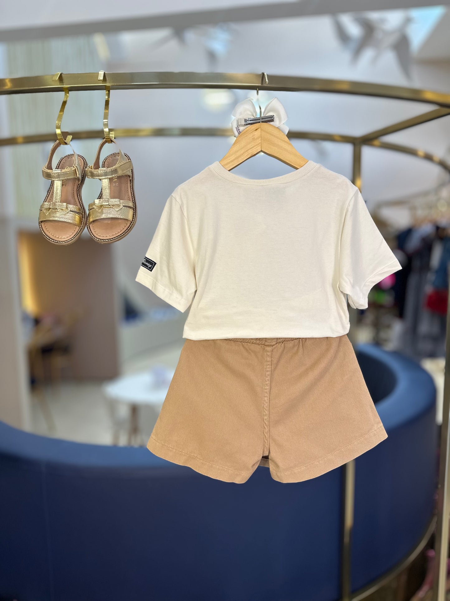 Shorts-saia com Pregas Toffee - Momi