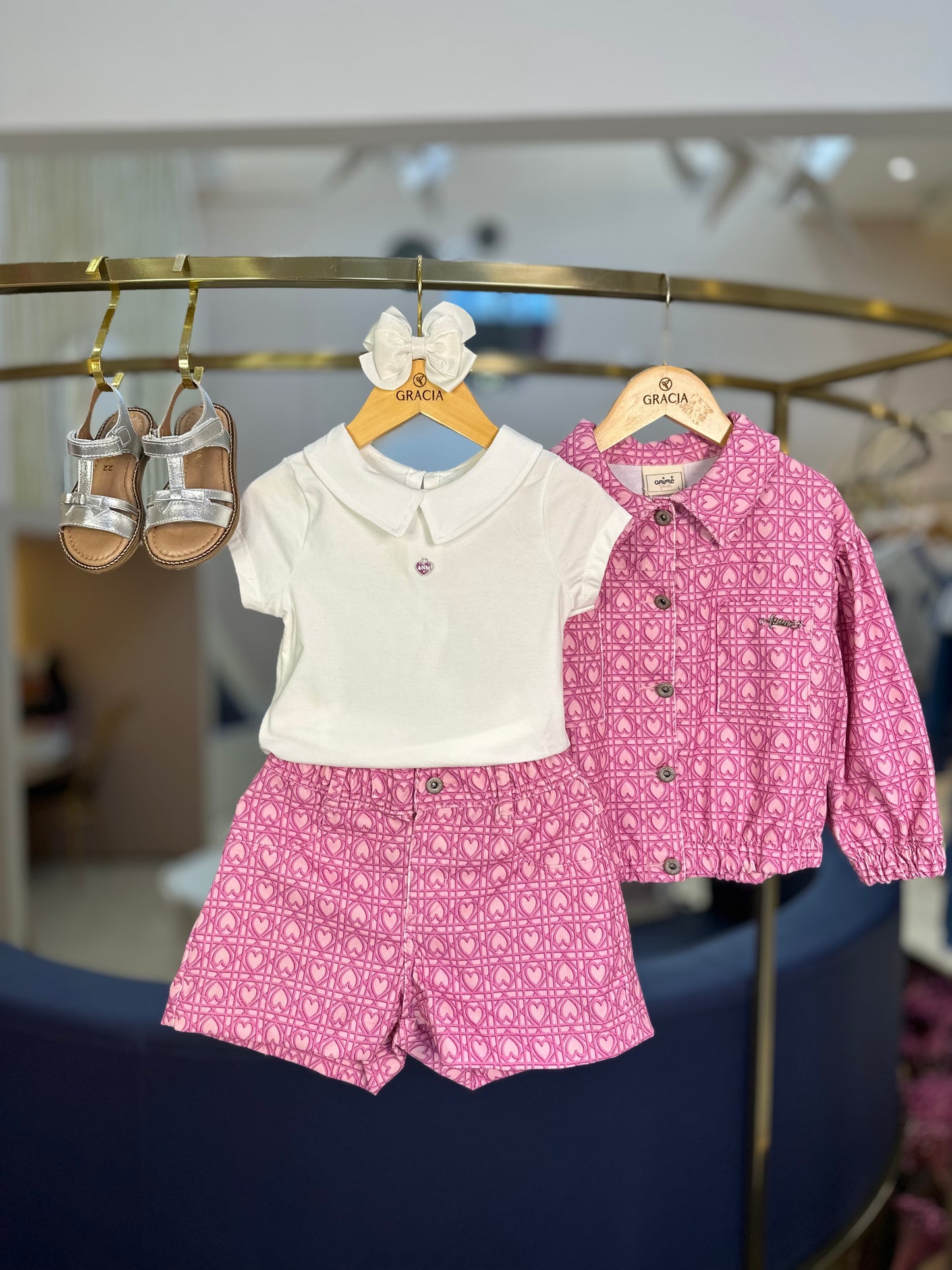 Conjunto Infantil Jaqueta, Blusa e Bermuda Corações Trancados - Animê