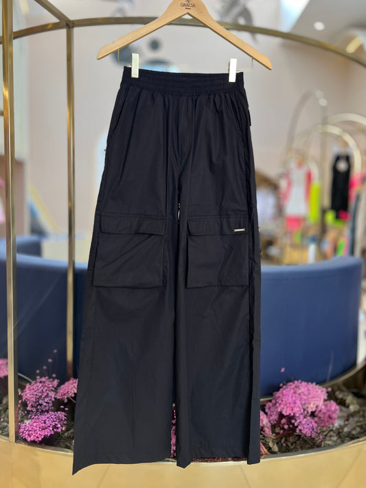 Calça Reta Maxi Bolsos Cargo - Perfumaria