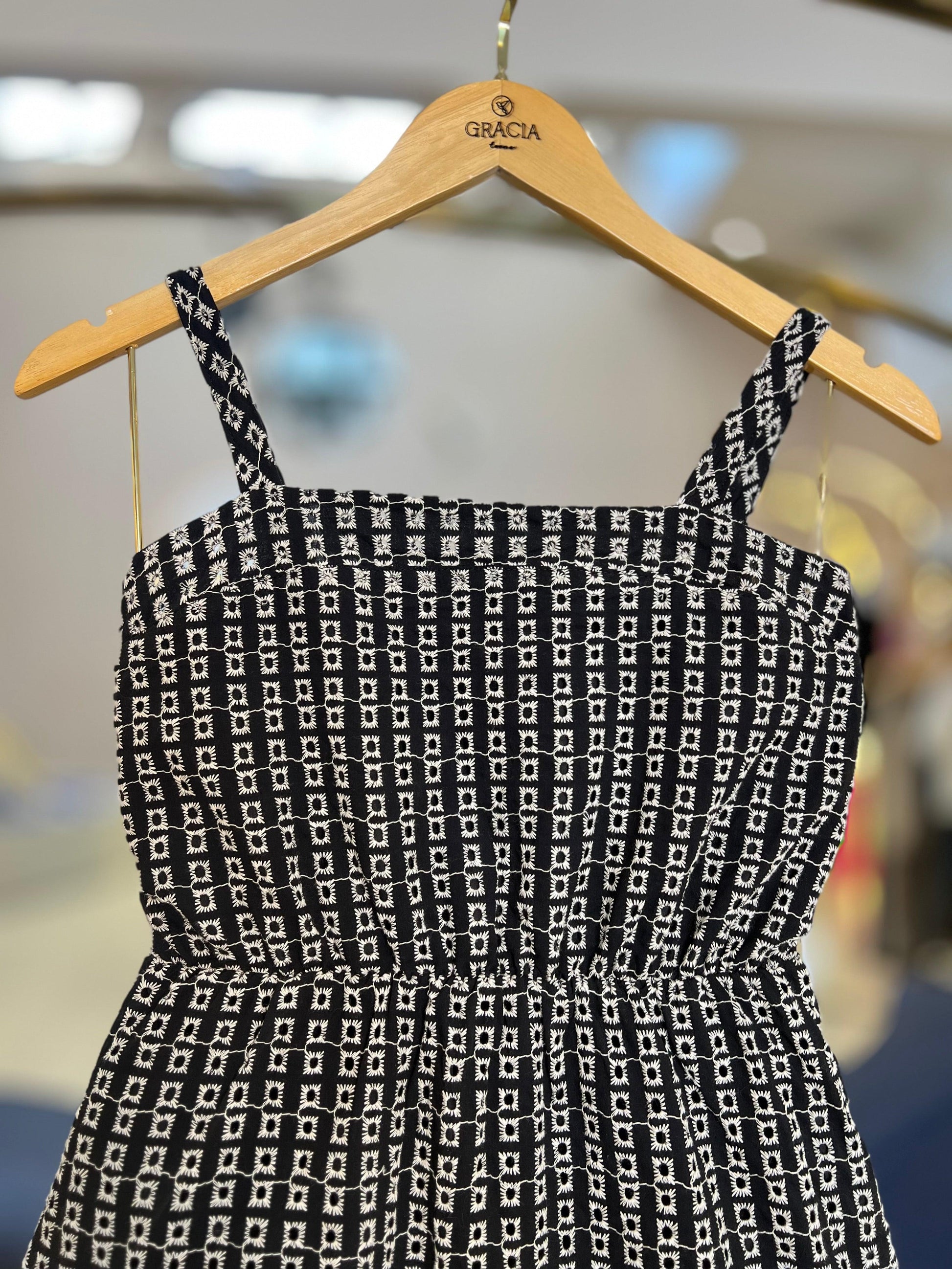 Vestido Midi Laise Black - I Am - Gracia