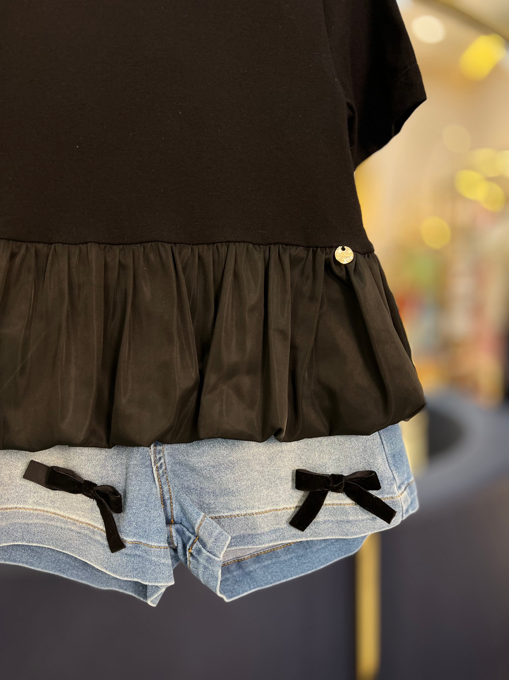 Conjunto Blusa Peplum - Animê & Shorts Jeans com Laço de Veludo - Animê - Gracia