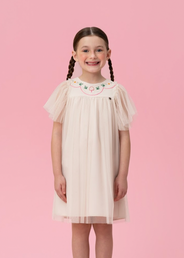 Vestido Infntil Tule Amplo Bordadinhos Gola Bege - Mon Sucré