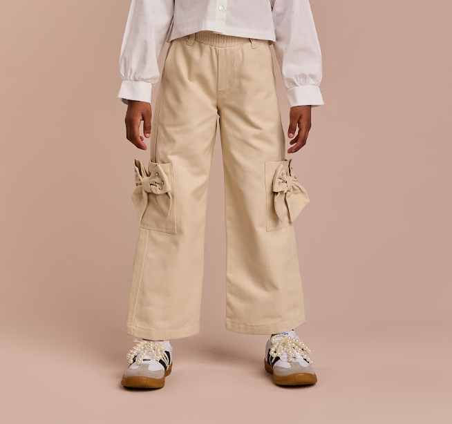 Conjunto Infantil Camiseta Off White Lacinho Tule e Calça Wide Leg Cargo Bege - Gabriela Aquarela