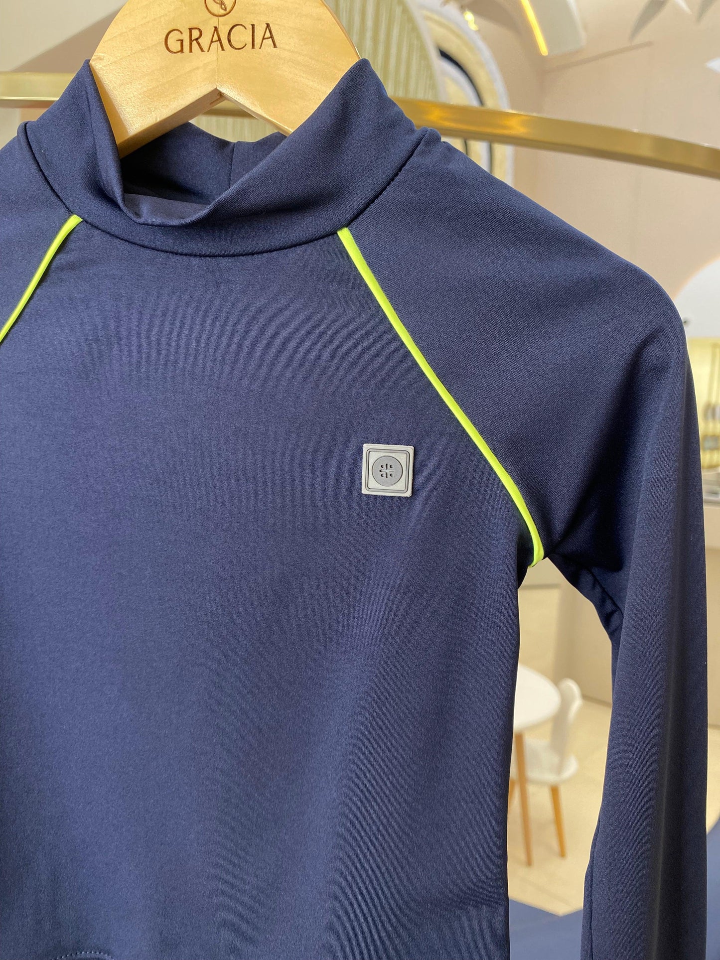 Blusa surfista com proteção UV Um Mais Um - Gracia